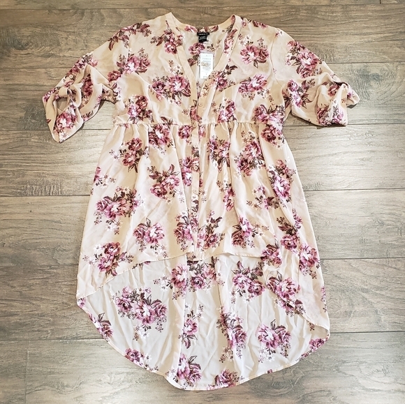 torrid Tops - NWT Torrid Pink Chiffon Sheer Floral Hi Low Blouse Size 1X